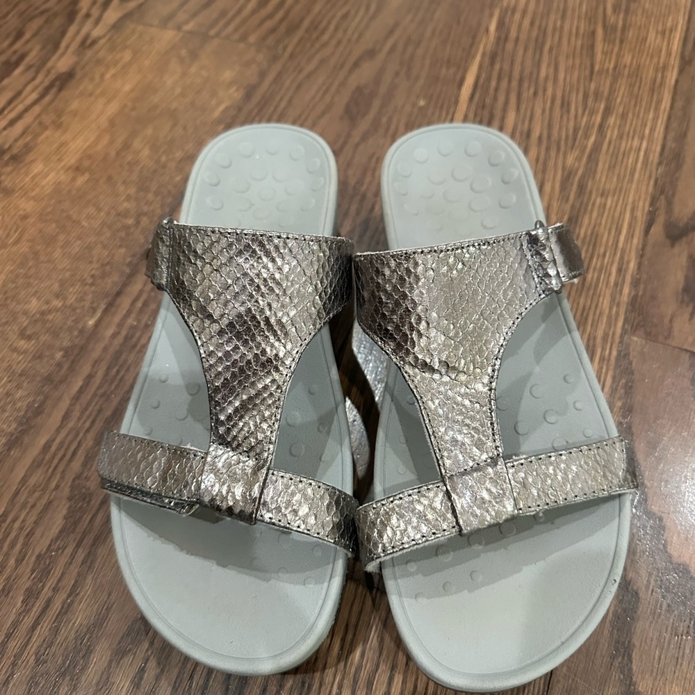 Vionic Pacific Ellie Metallic Pewter Snake Sandals
